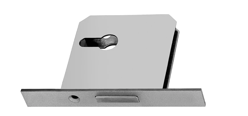 Fix A Deadbolt Door Lock in Paramount, California